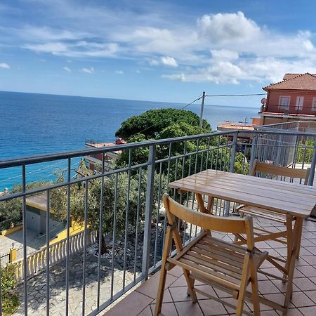 Una Finestra Sul Mare Home 1 베르게지 외부 사진