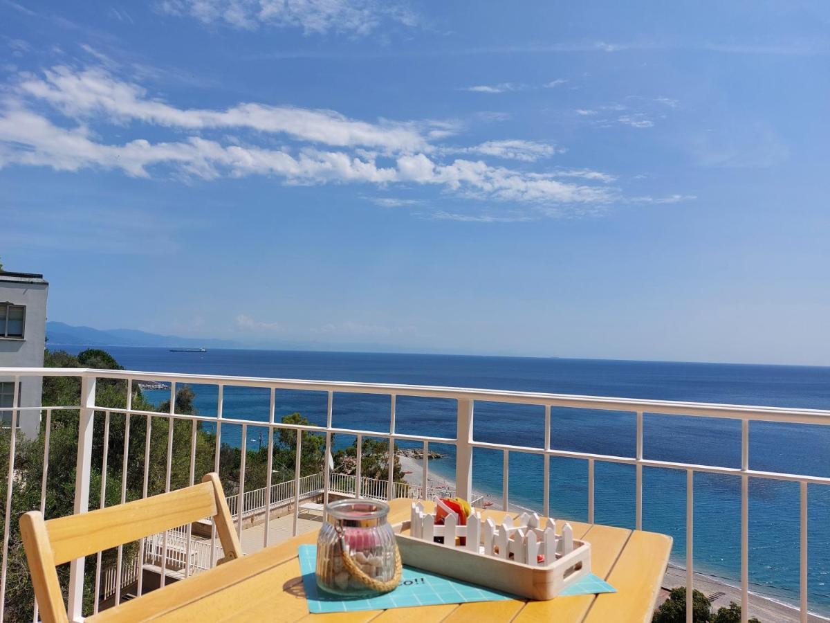 Una Finestra Sul Mare Home 1 베르게지 외부 사진