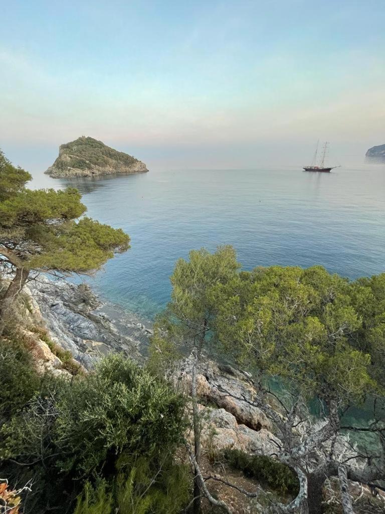 Una Finestra Sul Mare Home 1 베르게지 외부 사진