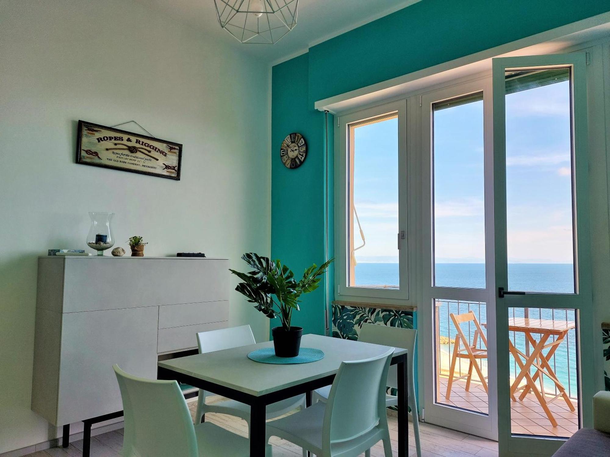 Una Finestra Sul Mare Home 1 베르게지 외부 사진