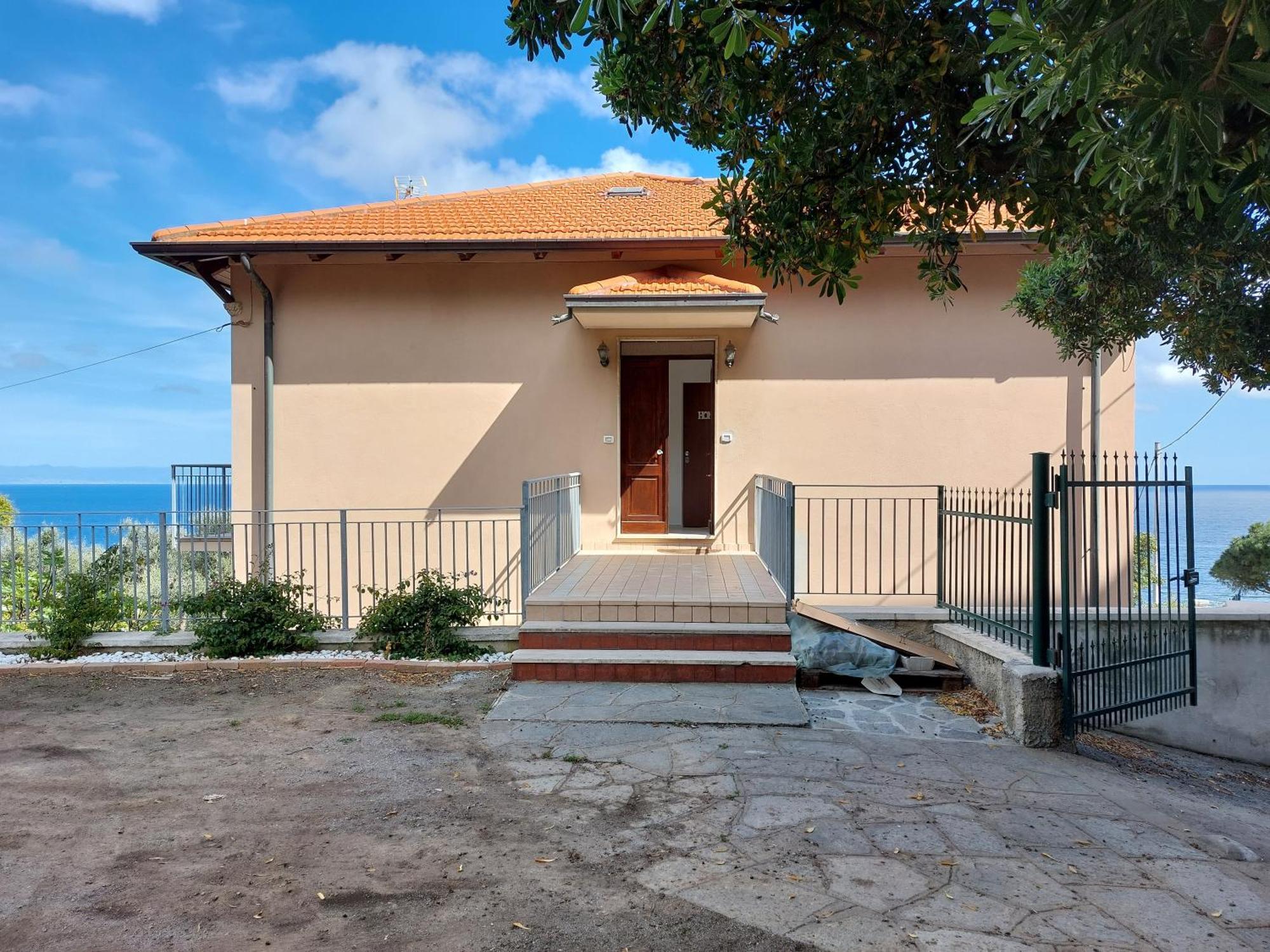 Una Finestra Sul Mare Home 1 베르게지 외부 사진