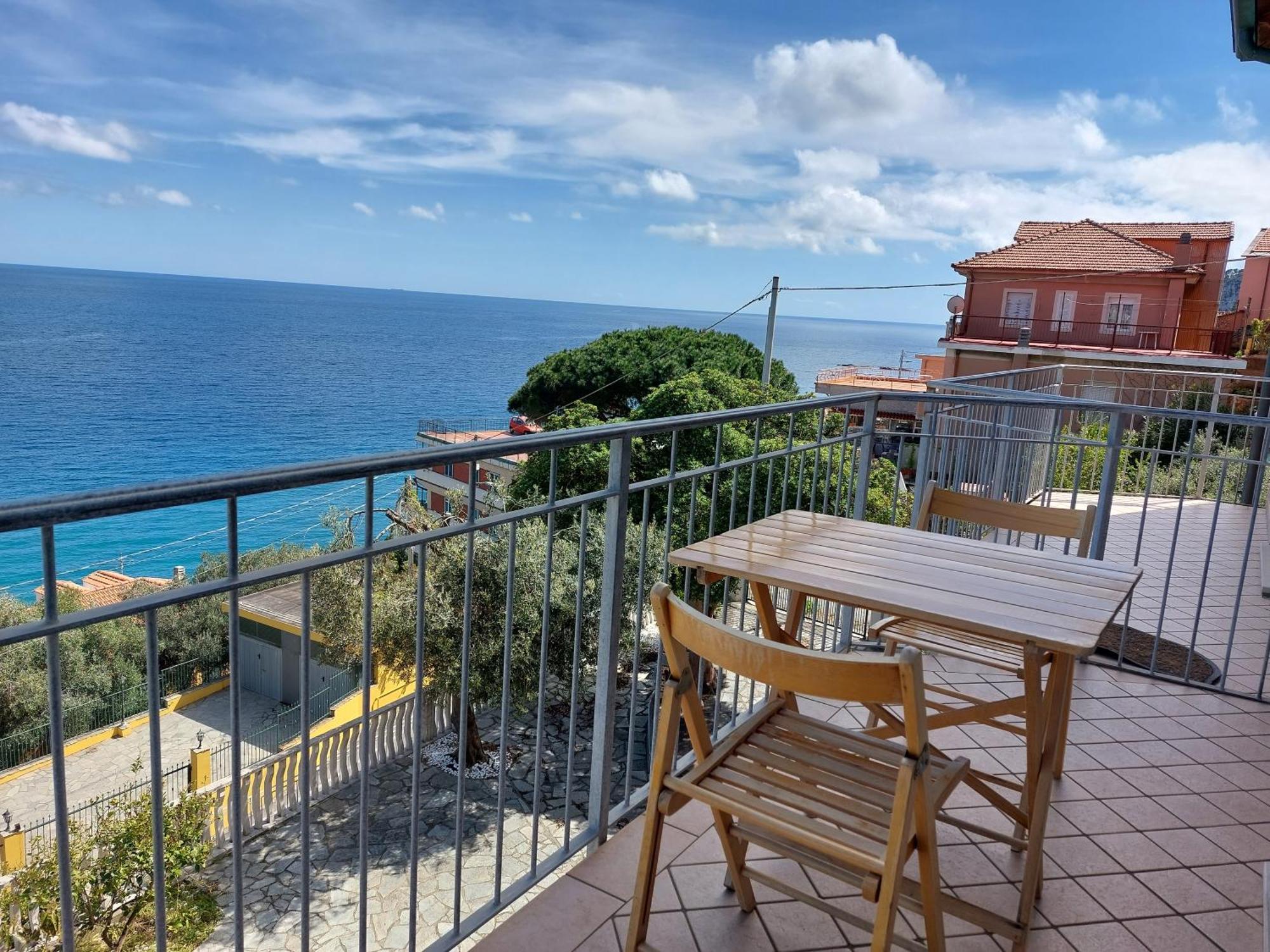 Una Finestra Sul Mare Home 1 베르게지 외부 사진