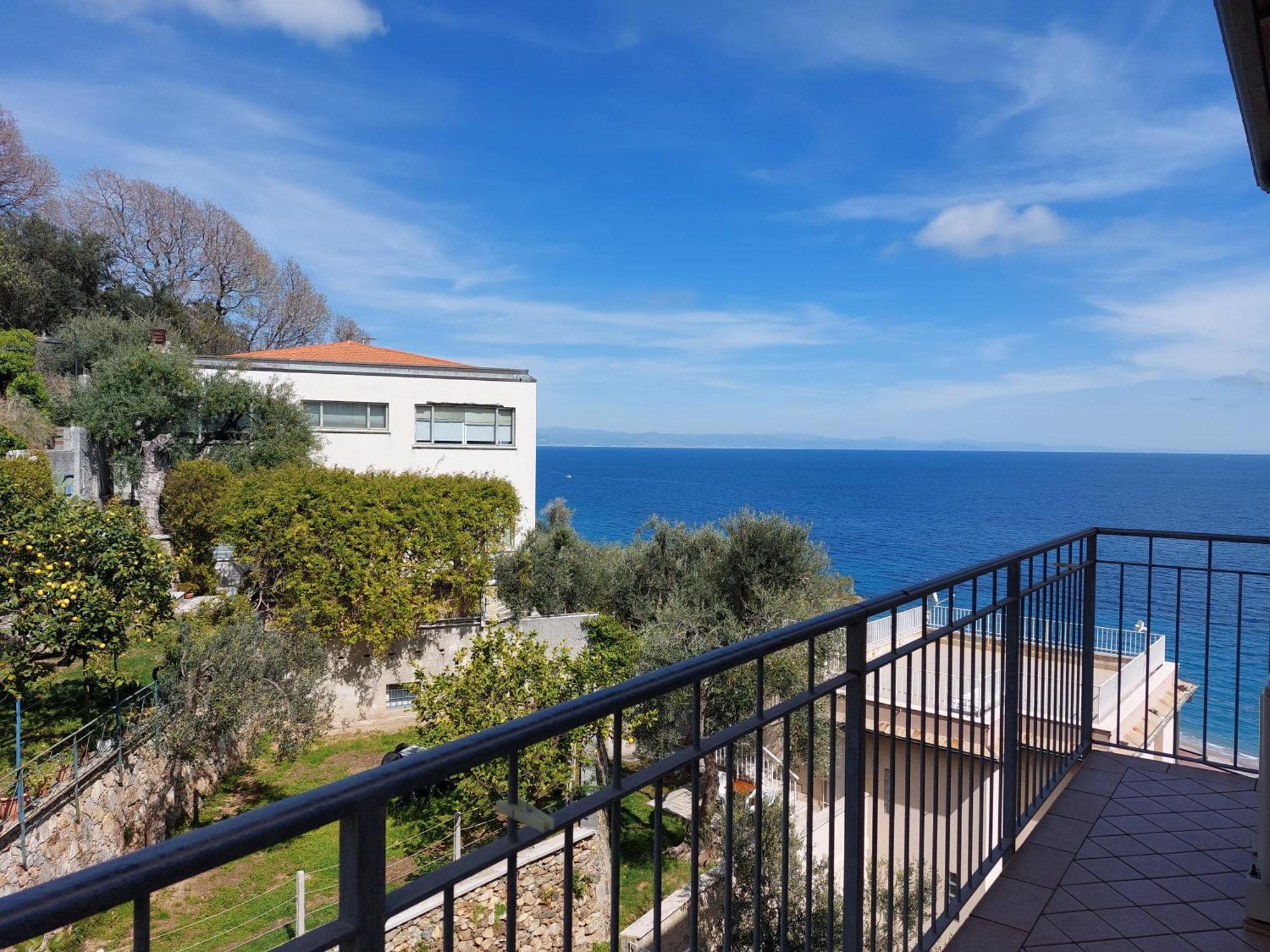 Una Finestra Sul Mare Home 1 베르게지 외부 사진
